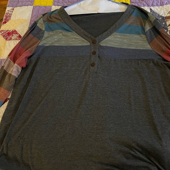 Bloomchic long sleeve plus size tunic. 3XL - Picture 1 of 4